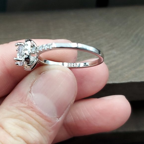 Size 9.75 Sterling Silver Brilliant Cubic Zirconia Halo Style Band Ring - Picture 5 of 8